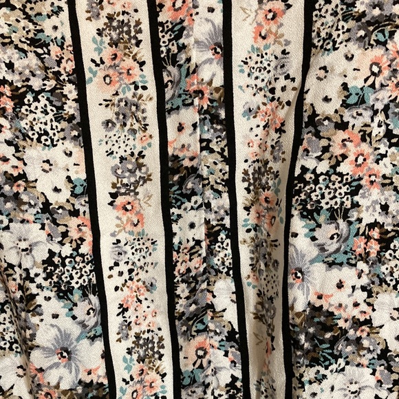 White Birch floral dress size small. Beautiful Easter dress. - Picture 6 of 9